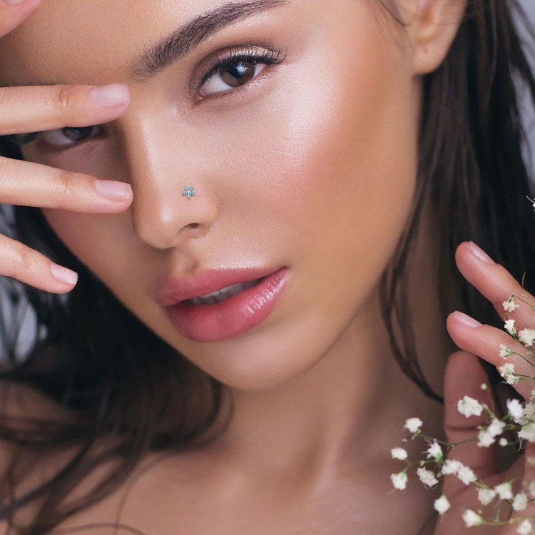 Srebrny  kolczyk do nosa z kryształkami - Sklep z Biżuterią - Sklep z Kolczykami