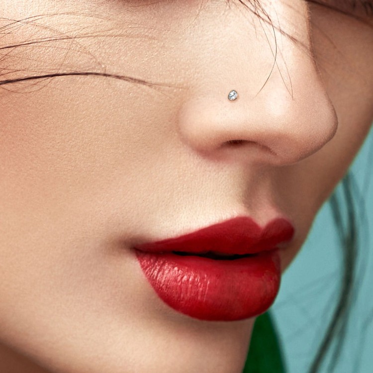 biały kryształ kolczyk w nosie z kryształkami - Piercing Sklep - Sklep z Biżuterią