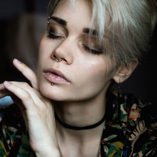 piercing z kulką kolczyk do septum