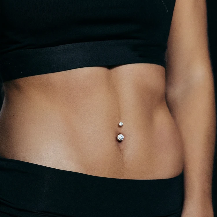 Złoty kolczyk do pępka z tytanu G23 piercing.png