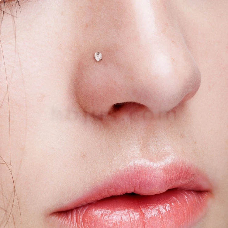 Zestaw-Kolczyki-do-nosa-Nose-nostrill-gold-piercing.webp