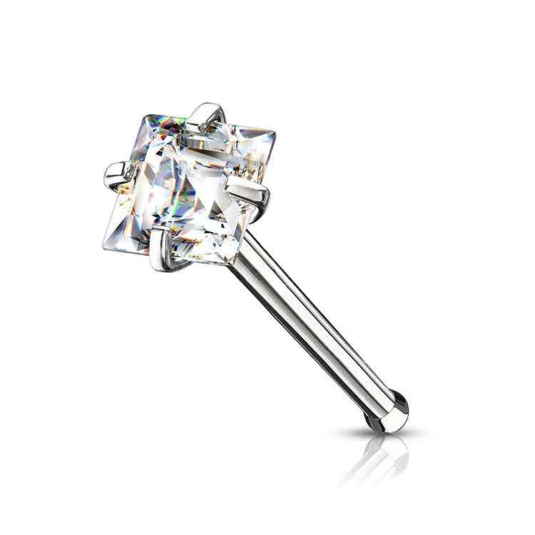 komplet-Kolczyki-do-nosa-jak-zmierzyc-piercing-zestaw.webp